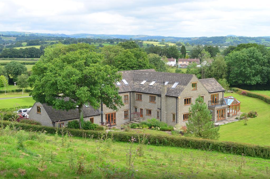 Llwyn Helyg Country House Casa de hóspedes Carmarthen Exterior foto